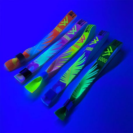 Pulsera de Textil (15x340mm, impresión FLUO a un lado, con datos variables) - con anillo de plástico auto-cerrable