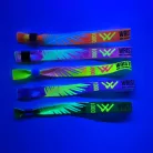 Pulsera de Textil (15x340mm, impresión FLUO a un lado, con datos variables) - con anillo de plástico reutilizable