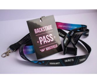 Pase laminado tamaño A7 con perforación circular