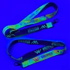 Lanyard de Satén con texto impreso de 20x900mm - Con impresión FLUO - Con mosquetón de gota