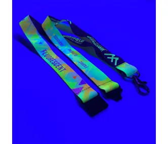   Lanyard de Satén con texto impreso de 20x900mm - Con impresión FLUO - Con mosquetón de gota y cierre de seguridad