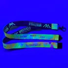Lanyard de Satén con texto impreso de 20x900mm - Con impresión FLUO - Con mosquetón de gota y cierre de seguridad