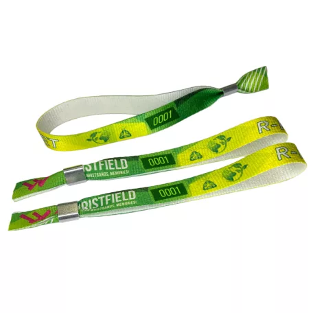 Brazalete de R-PET (Hecho de botellas de PET recicladas, 15x340mm, impresión a color en un lado, datos variables) - con anillo de aluminio