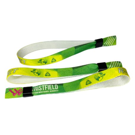 Brazalete de R-PET (Hecho de botellas de PET recicladas, 15x340mm, impresión a color en un lado) - con anillo de plástico autoadhesivo